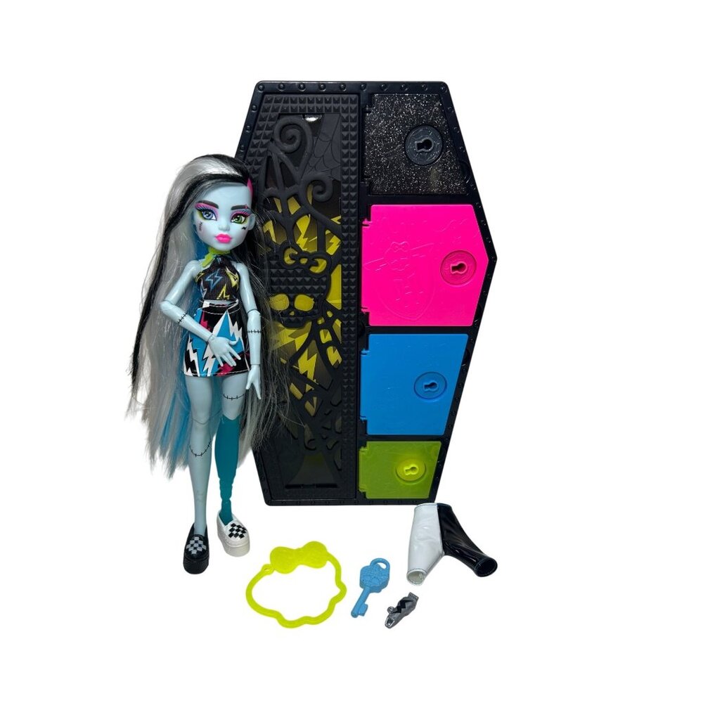 Monster High Frankie Stein Doll & Coffin Locker Playset Skulltimate Secrets